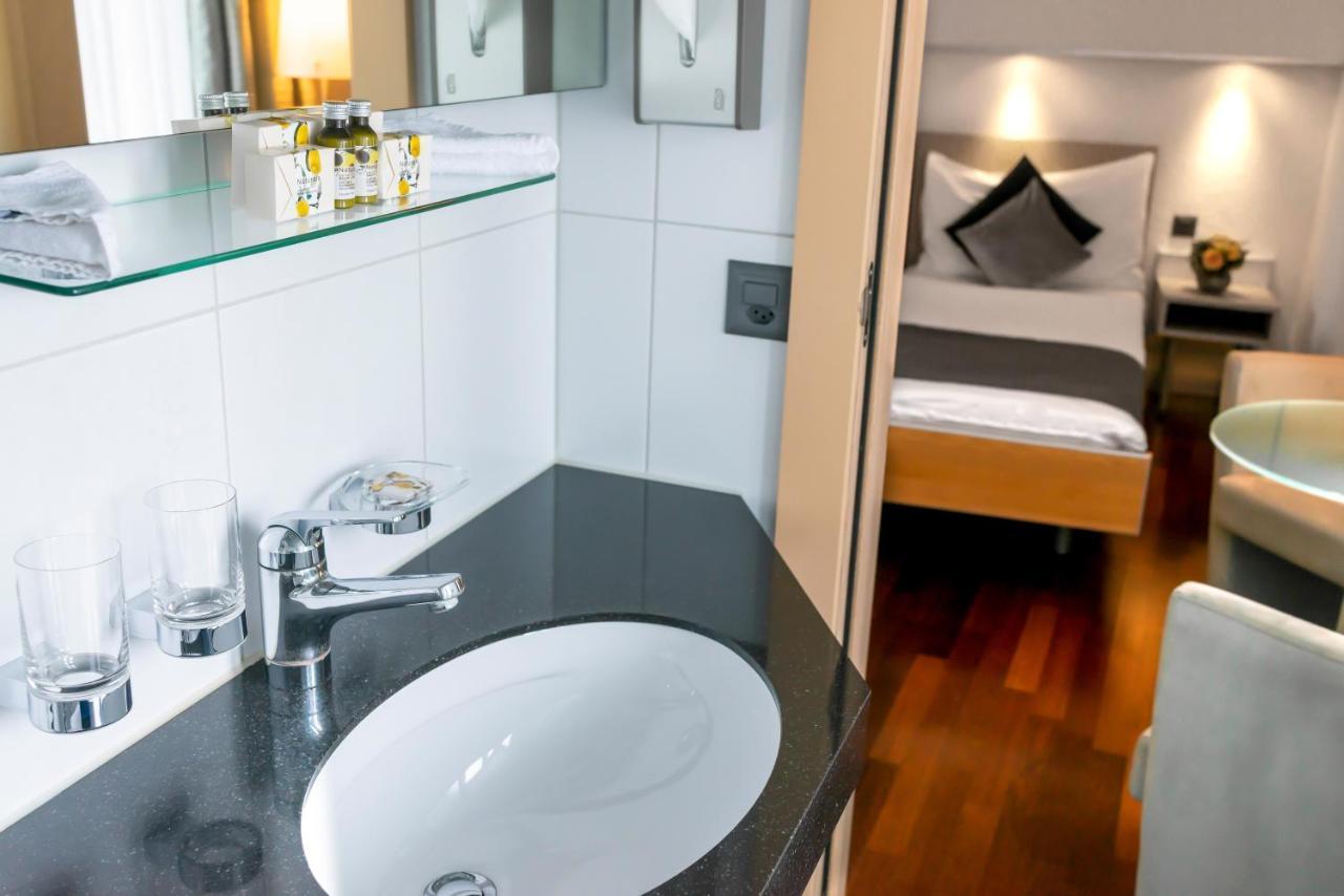 Economy Double Room,1271350546:JPEG