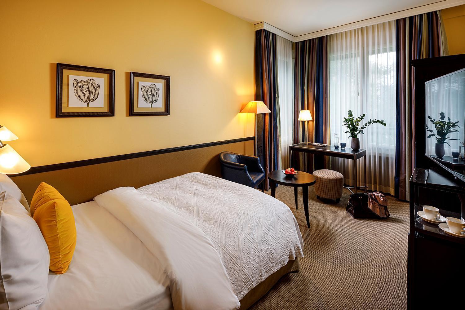 Opera Classic Plus,1632205104:JPEG