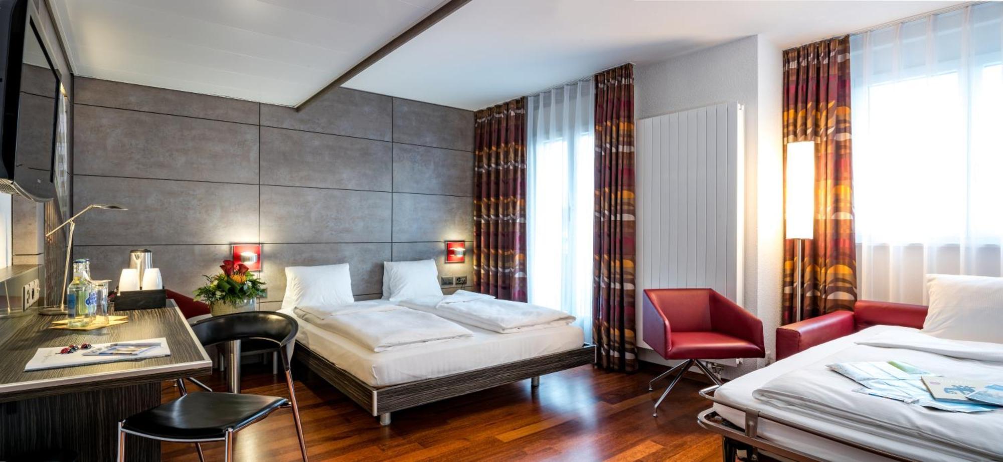 Triple Room Air-Conditioning,1434257422:JPEG