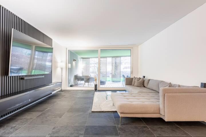 One-Bedroom Apartment,1594848403:JPEG