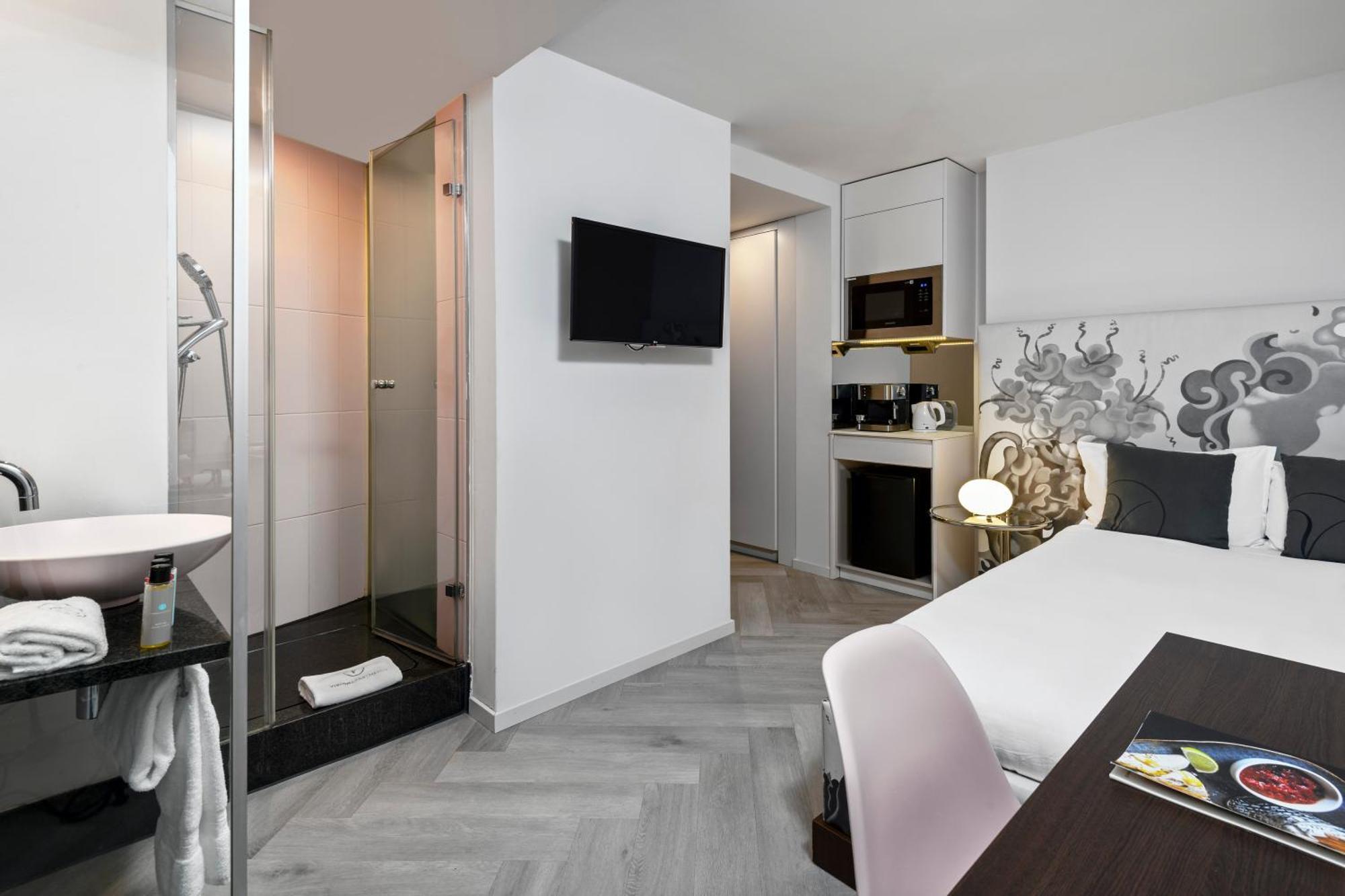 Singe Studio with Mini Bar