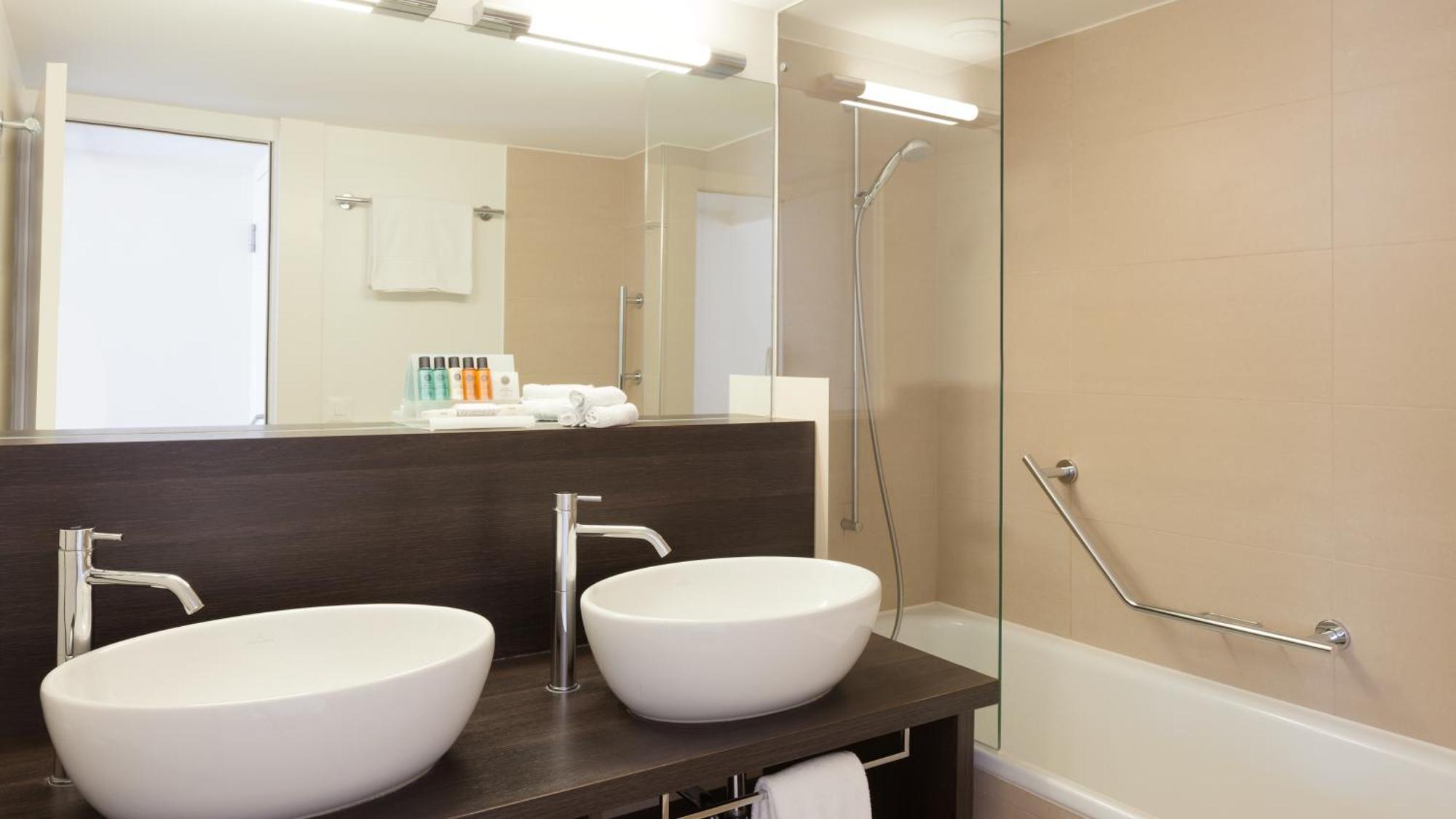 Premium Queen Room,1659456739:JPEG