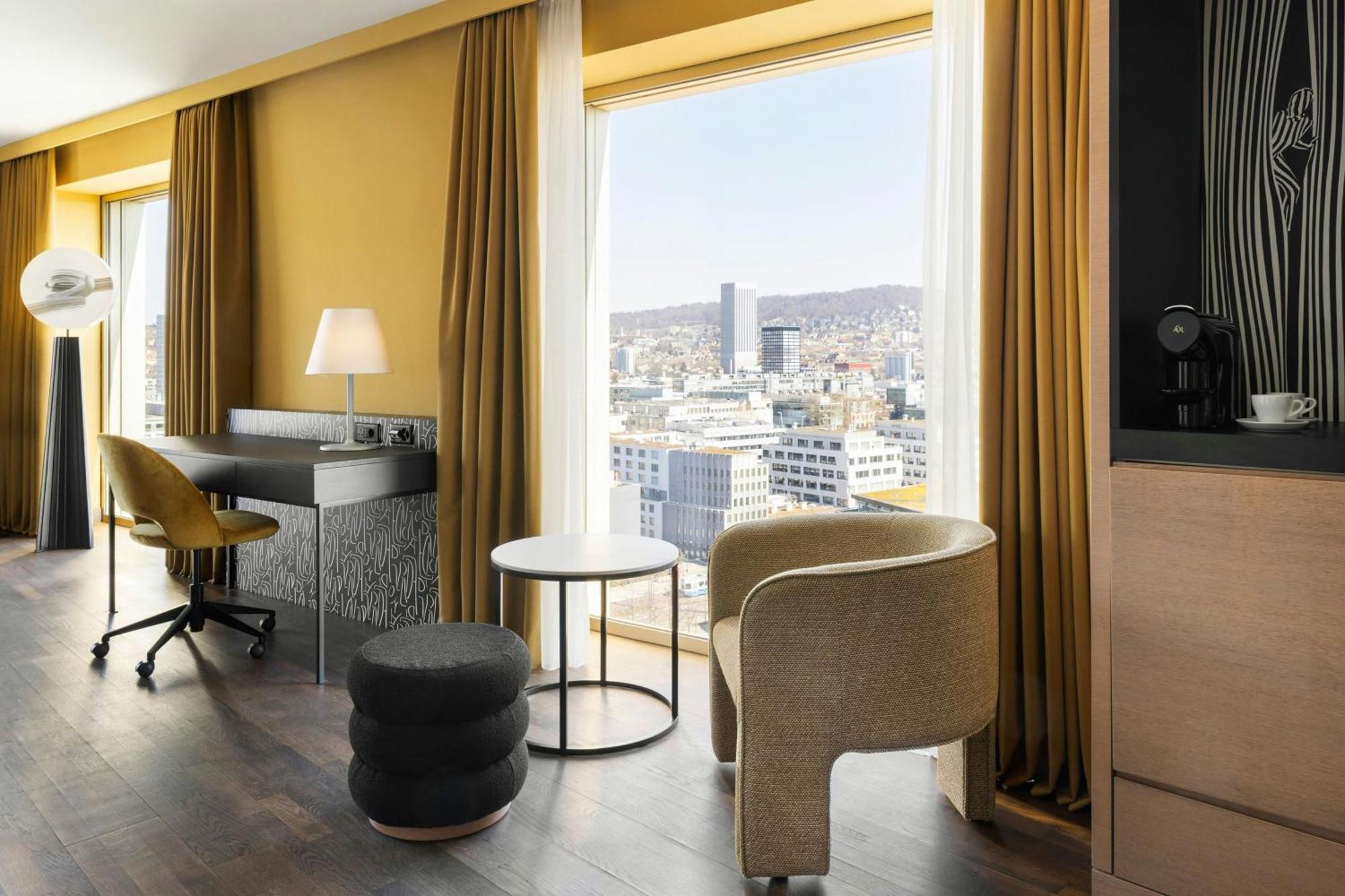 One-Bedroom Junior Suite - Club Lounge Access,1664658126:JPEG