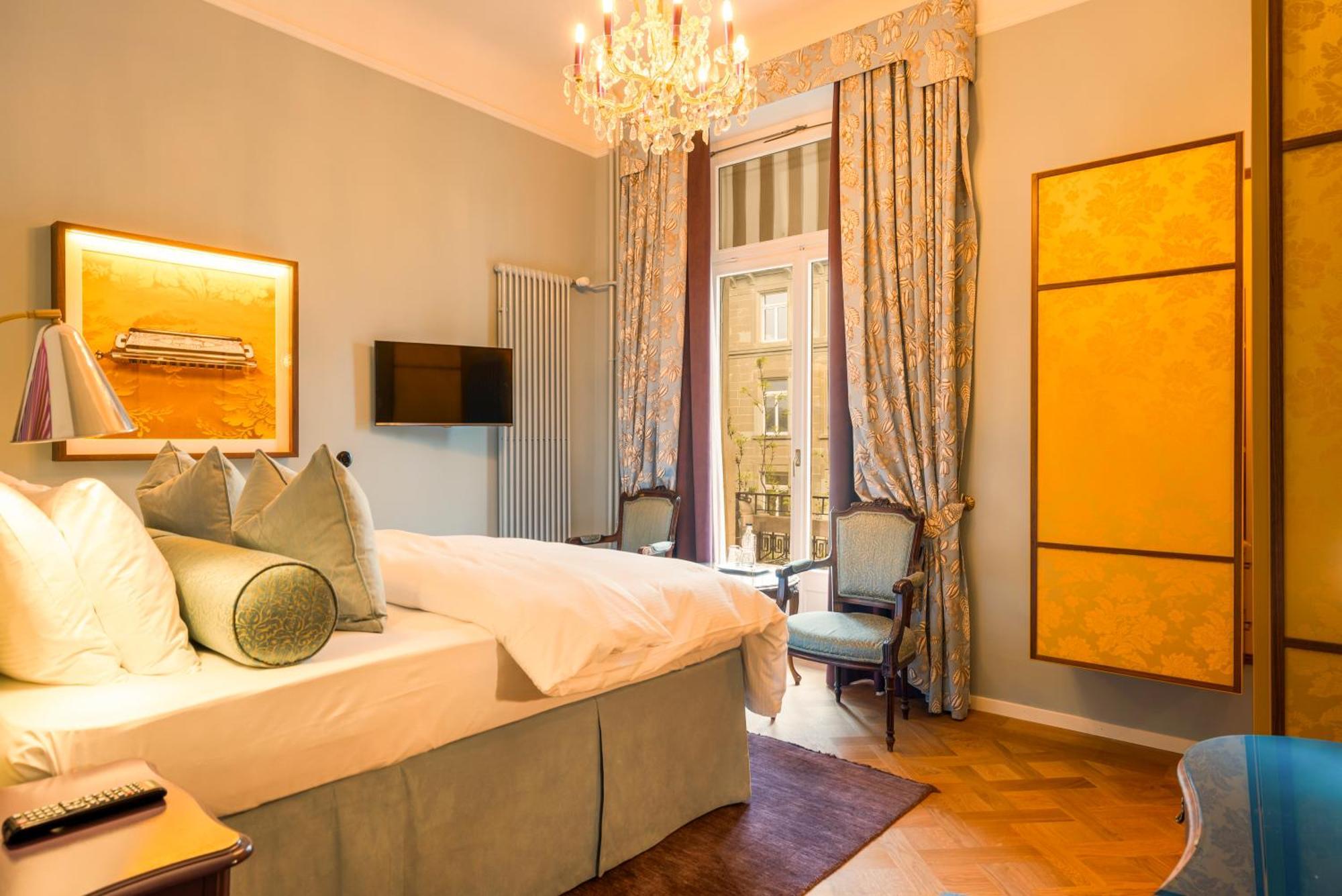 Double Room with Queen Size Bed