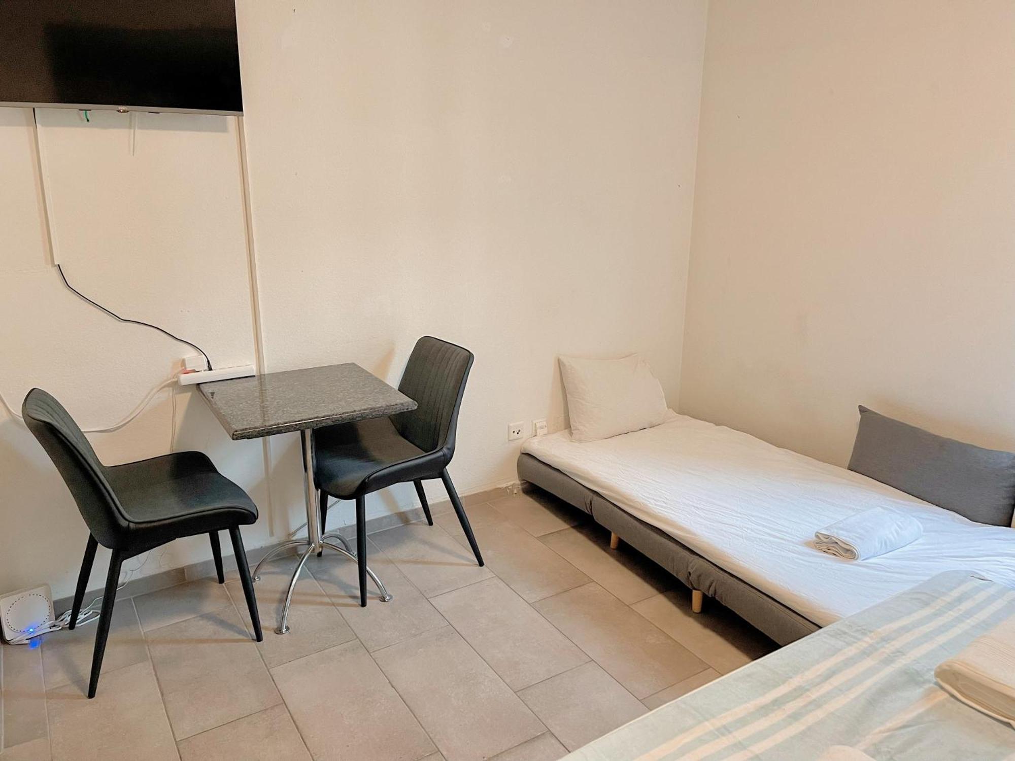 Studio Apartment