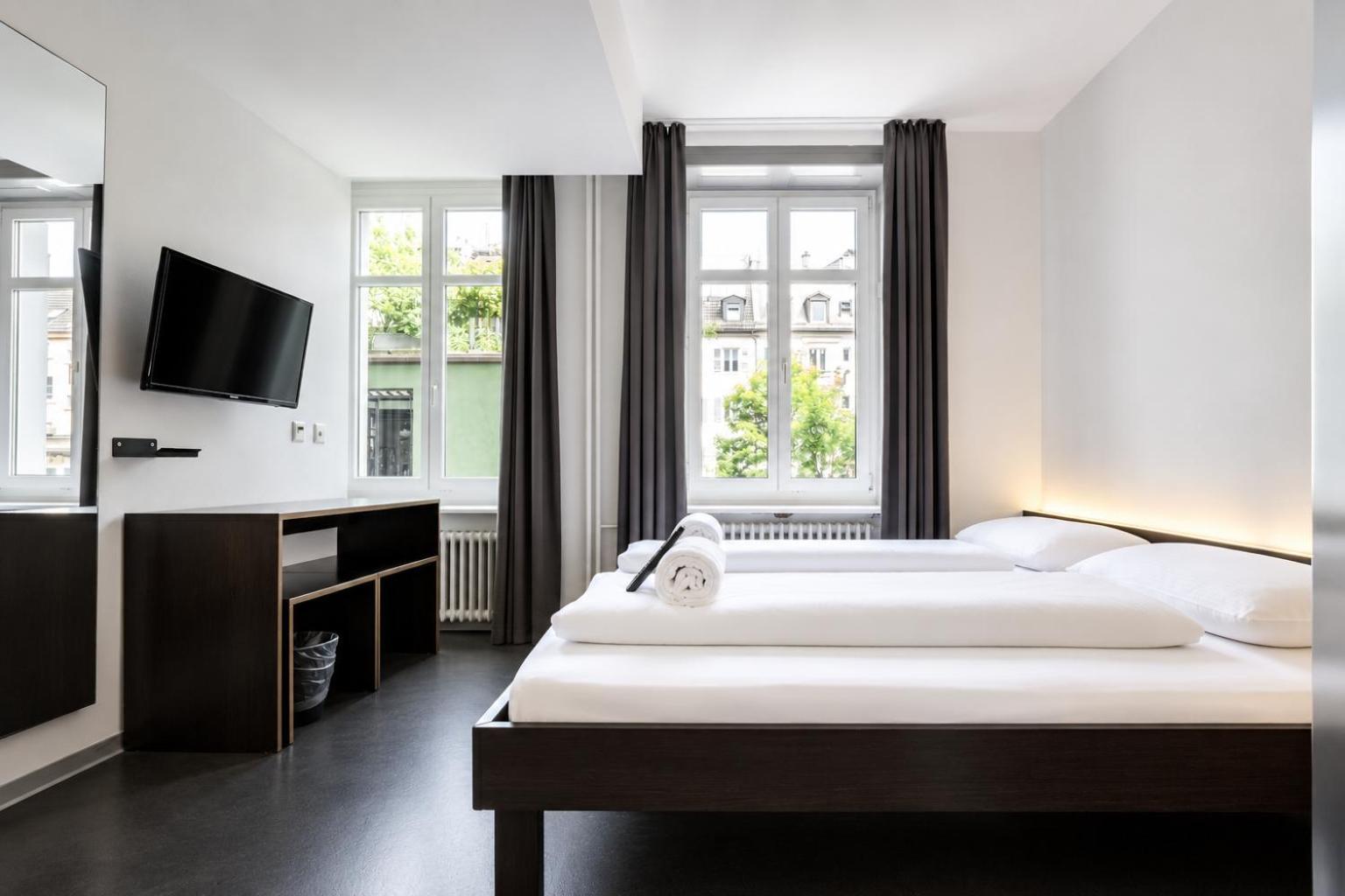 Twin Room,1771543960:JPEG