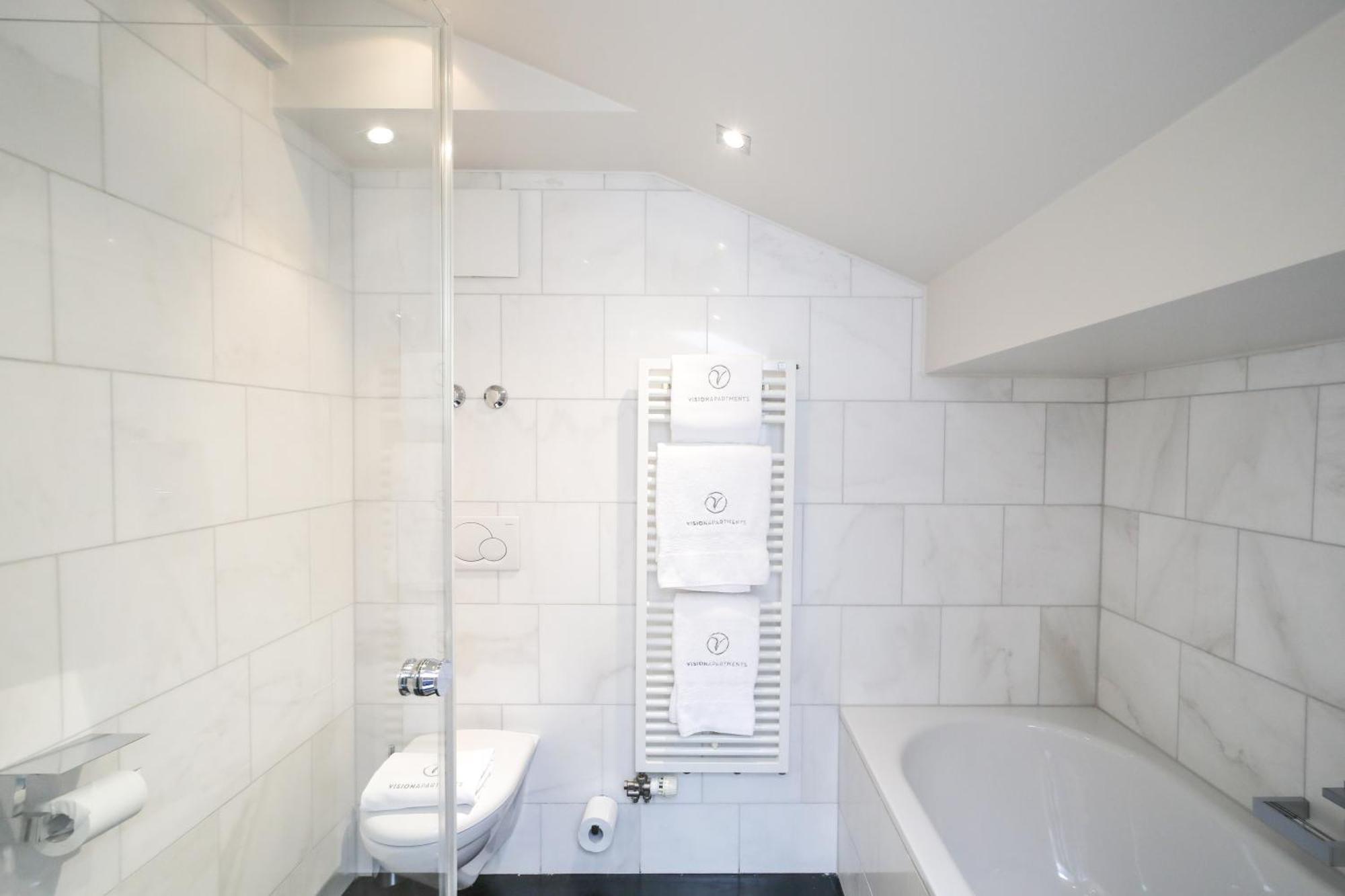 Grand Apartment Balcony Kitchenette