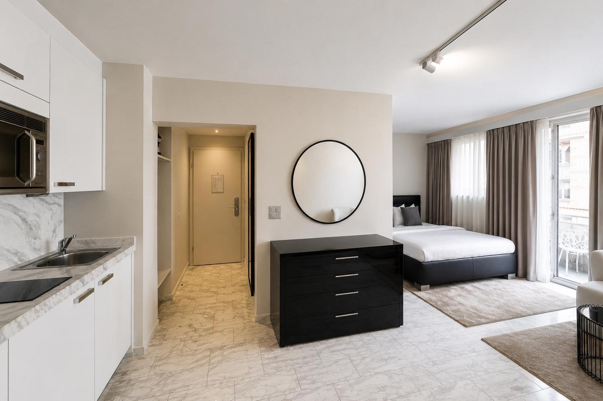 Senior Studio Balcony Kitchenette