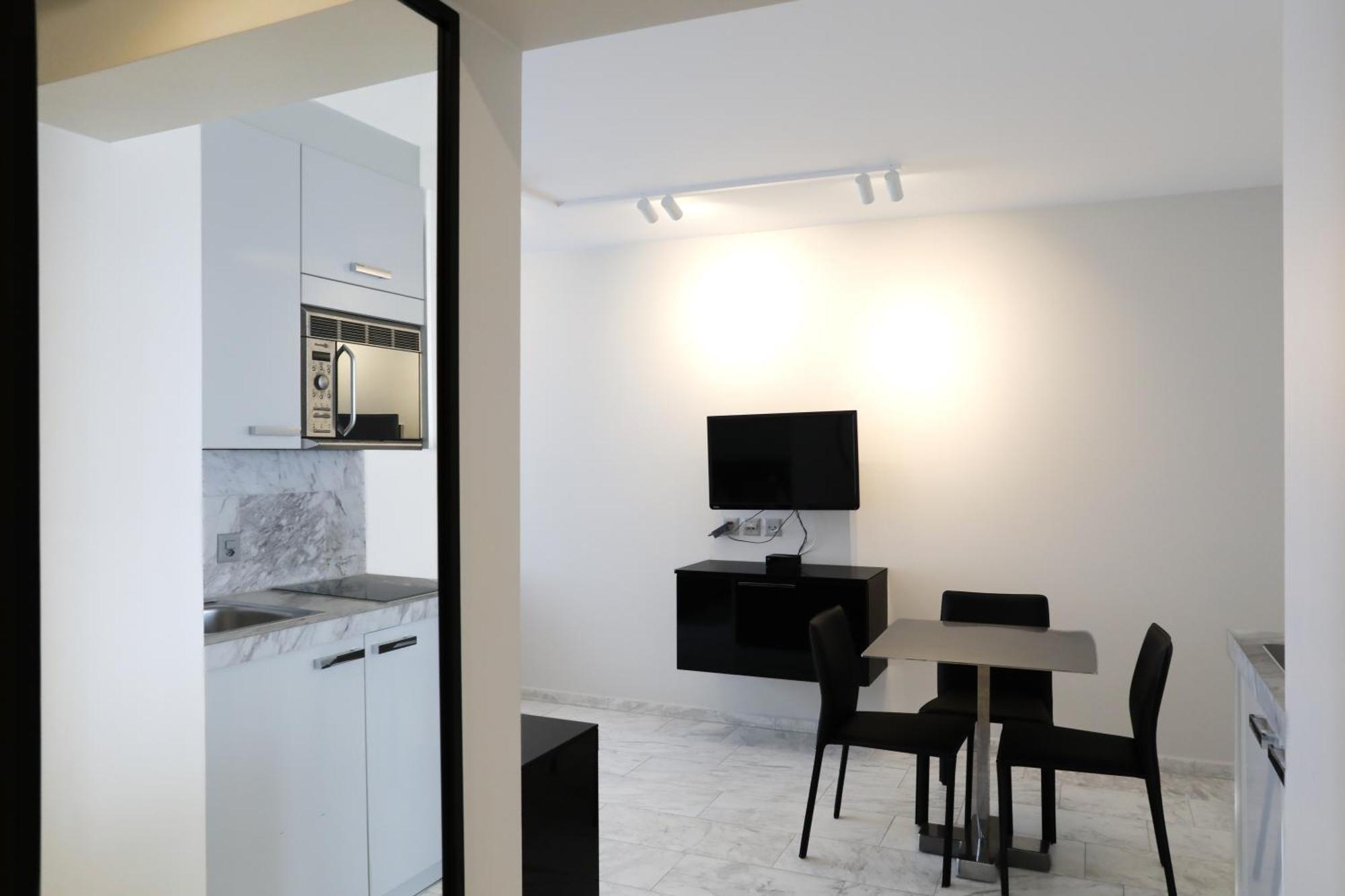 Senior Studio Kitchenette