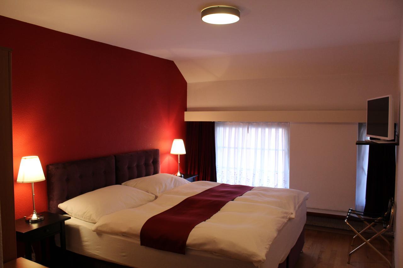 Quarto Duplo com Banheiro Compartilhado