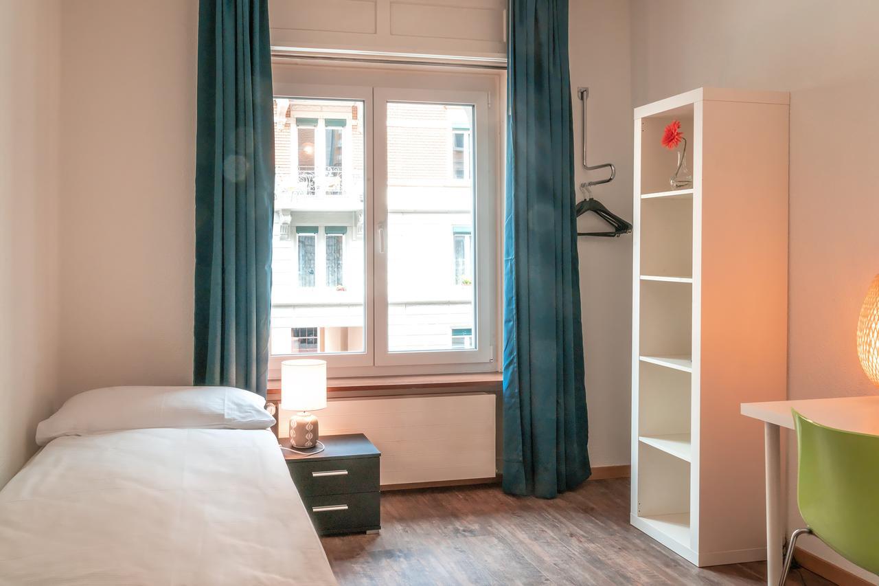 Single Room,664806429:JPEG