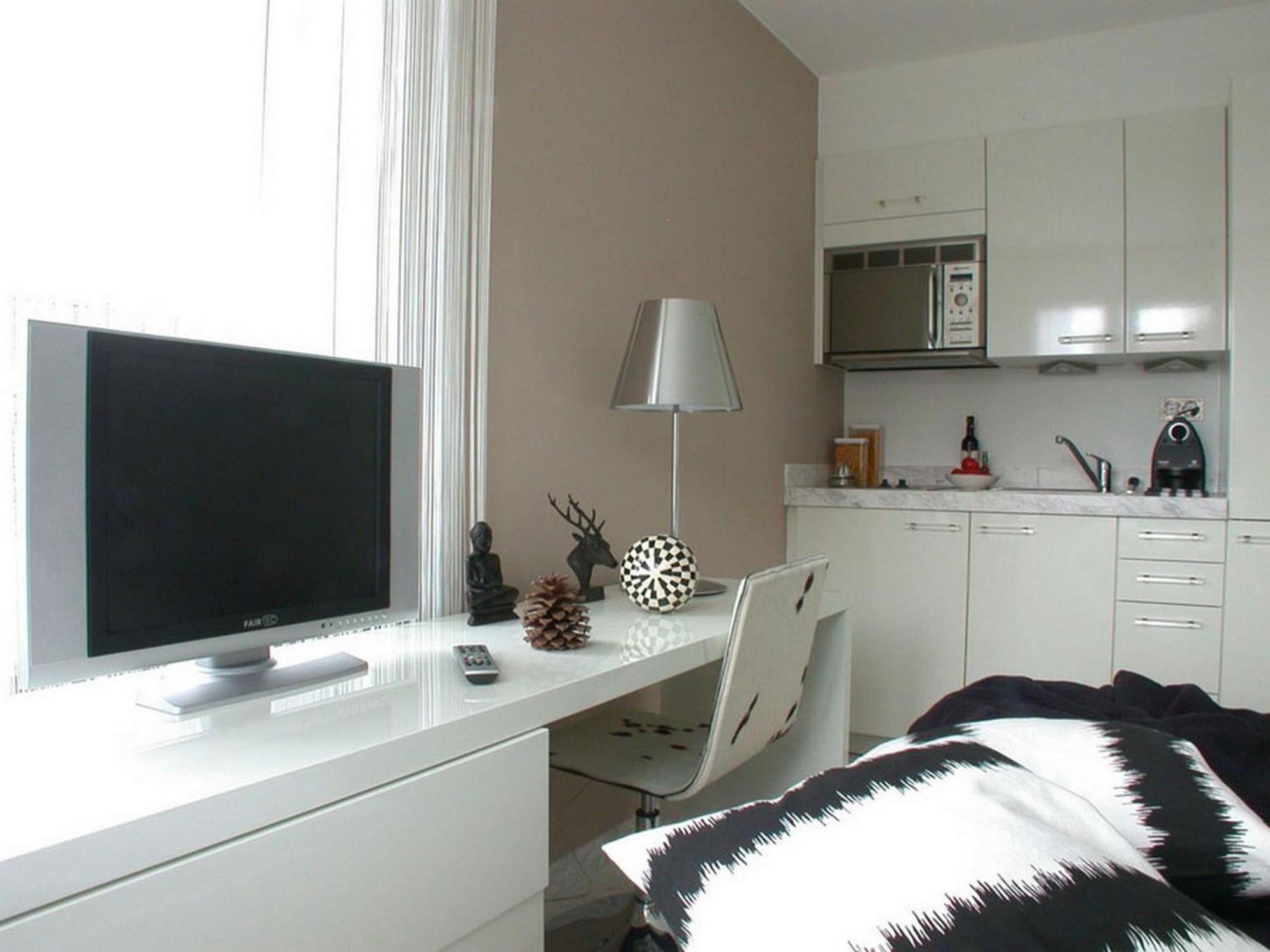 Senior Studio with Kitchenette