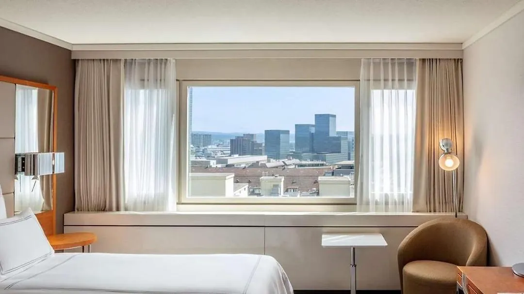 Becozy Self Check-In & Pop-Up Hotel-1