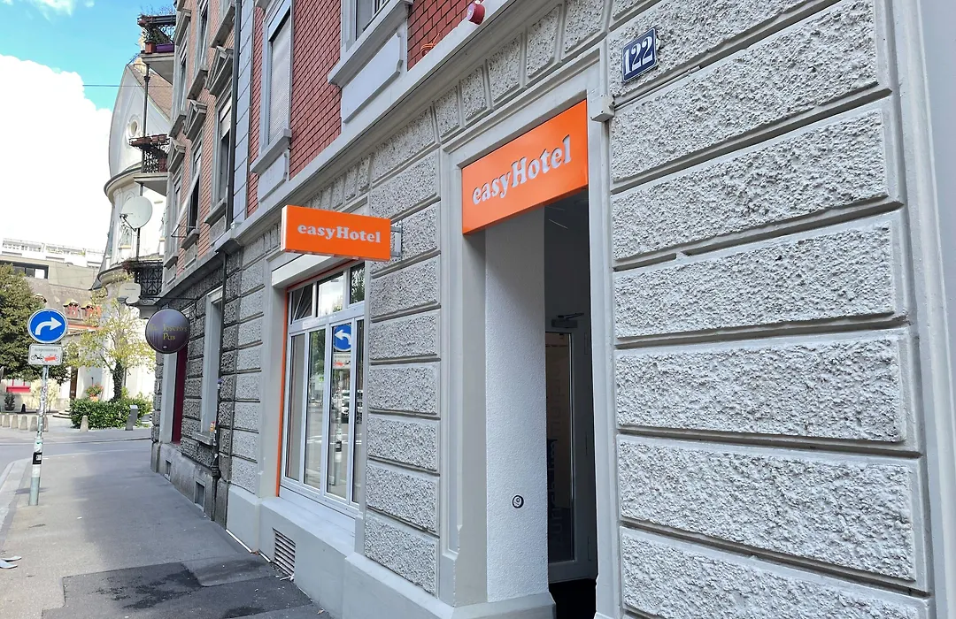 Easyhotel Zuerich City Limmatplatz-1