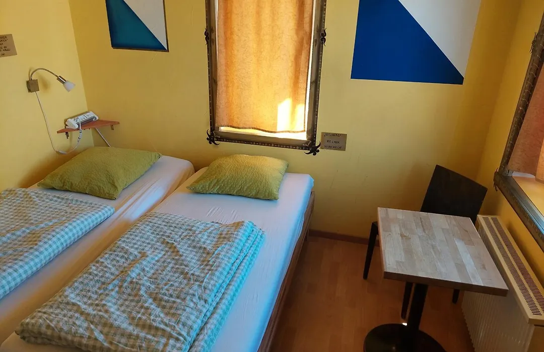 Oldtown Hostel Otter-1