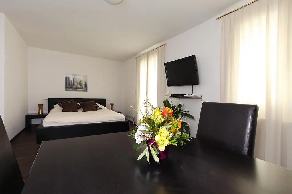 Swiss Star Guesthouse District 3 - Contactless Self Check-In-1