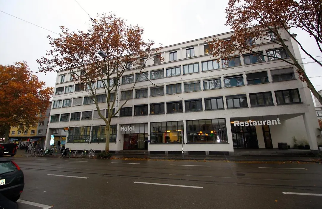 X-Tra Hotel-1