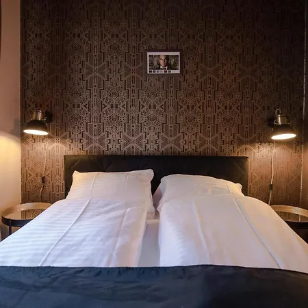The Henry Self Check-In Guesthouse-3