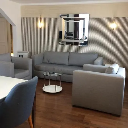 Junior Suite Apartment By Livingdowntown-2