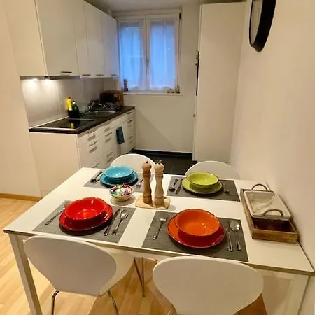 Gemuetliche Wohnung An Bester Lage Im Kreis 4-3