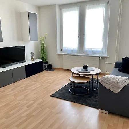 Gemuetliche Wohnung An Bester Lage Im Kreis 4-2