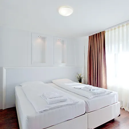 Suite Apartments By Livingdowntown-3