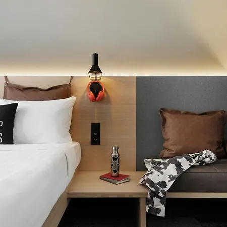 Moxy Zurich-2