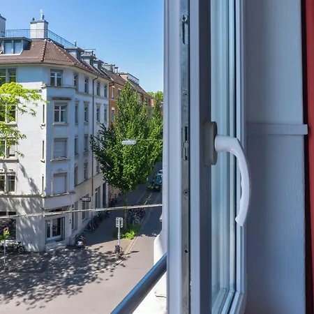 Easyhotel Zuerich City Limmatplatz-2