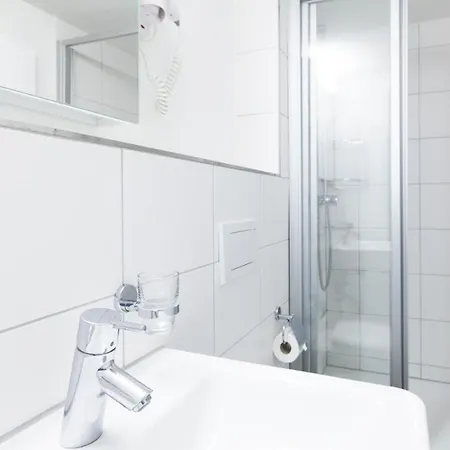 Swiss Star Guesthouse District 4 - Contactless Self Check-In-3