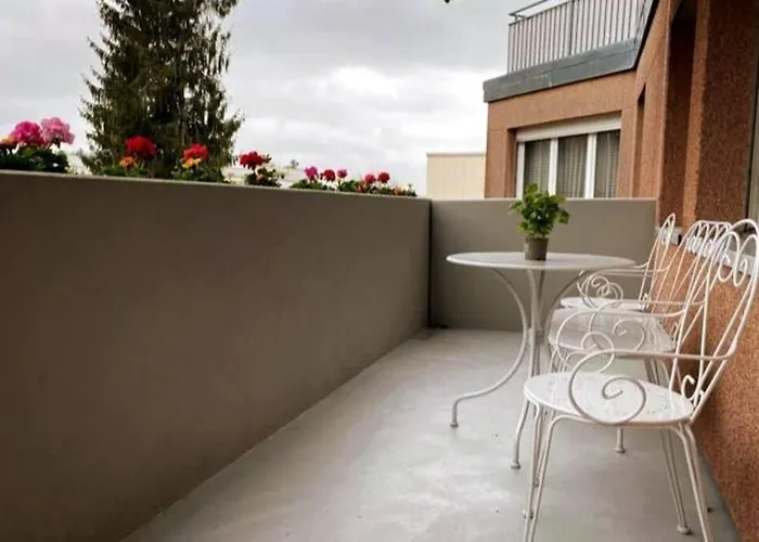 Stylish 4.5 Rooms Furnished Apartment! @Zúrich admite animales
